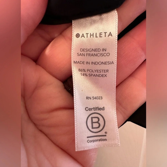 EUC ATHLETA COLOR BLOCKED SHORT Navy Black Size 8 Zip Pocket Running Athletic - Picture 8 of 10